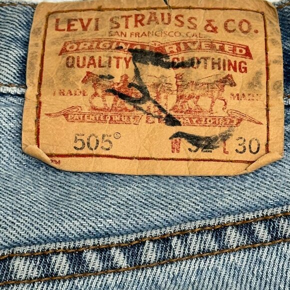 Vintage Levi's 505 Light Wash Distressed Shorts, Petros Vintage, Size 32 - Picture 6 of 10